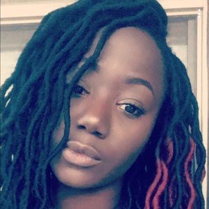 Meet your Posher, Ebonie